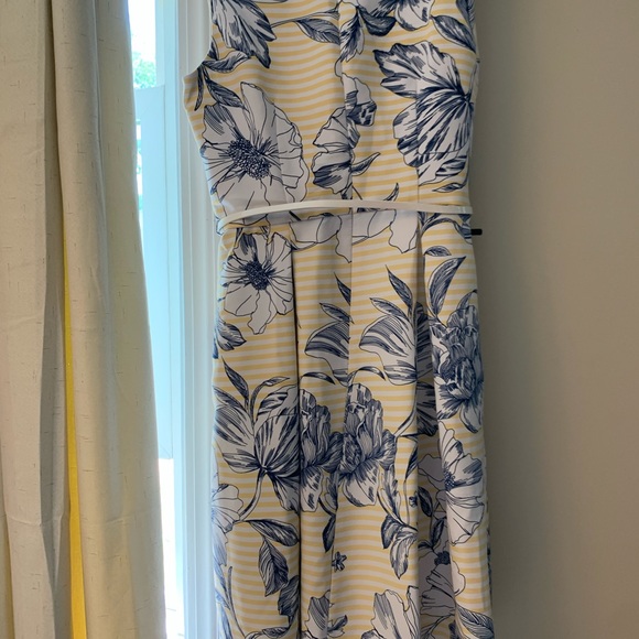 Women’s Summer Work Dress - with pockets! - Picture 4 of 6